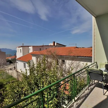 With A Parking Space Gradac 15282 招待所 3*